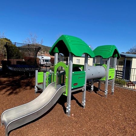 Hotel Crestview Tourist Park Queanbeyan Exterior foto