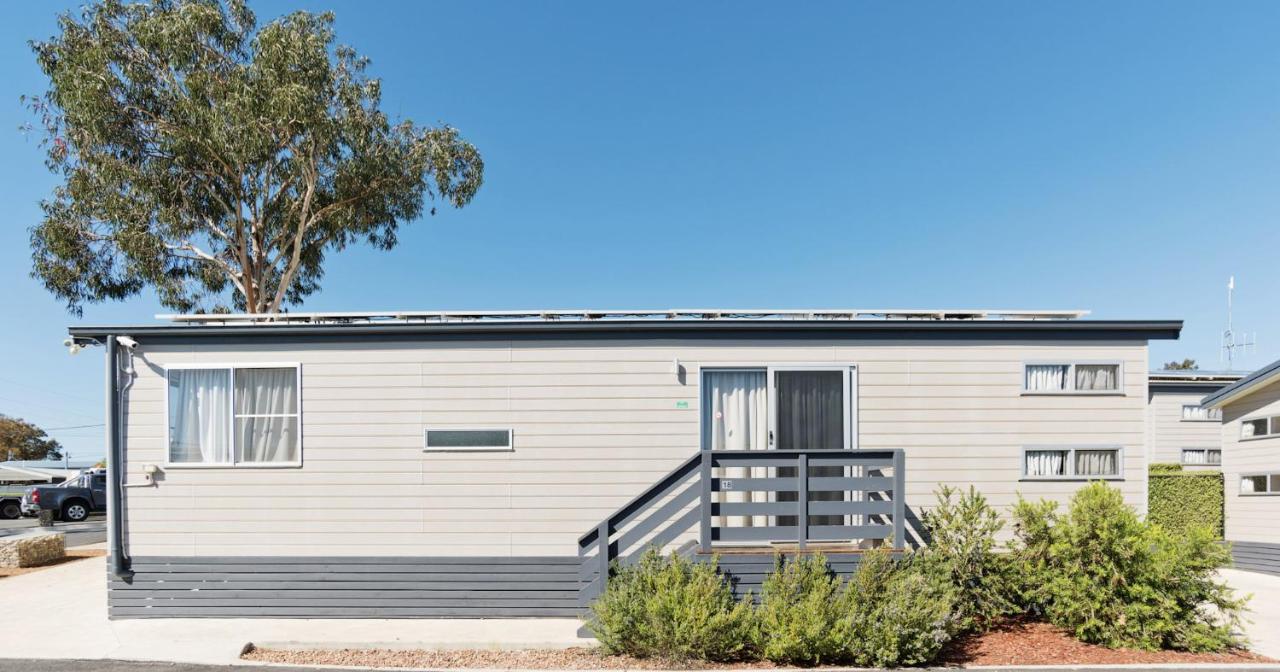 Hotel Crestview Tourist Park Queanbeyan Exterior foto